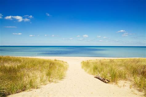 The Best Indiana Beaches To Visit Near Indiana Dunes National Park