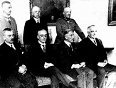 LeMO Kapitel - Weimarer Republik - Innenpolitik - Präsidialkabinette