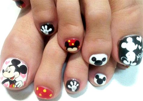 75 creativos diseños de uñas decoradas con puntos fáciles y elegantes. Lindisima Blog: Uñas de pies decoradas con Minnie y Micky Mouse