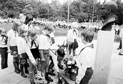 DDR-Bildarchiv: Berlin - Appell der Thälmann-Pioniere im Pionierpark ...