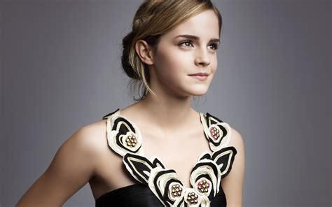 Emma Watson 2012 Beautiful Girl Wallpapers Hd Wallpapers 96534