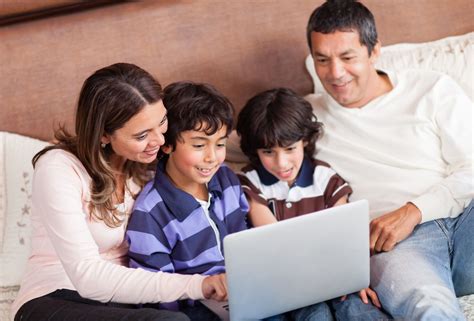 Padres Y Tutores Deben Capacitarse En Uso De Internet E Involucrarse En
