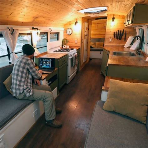 35 Extraordinary Small School Bus Rv Conversion Ideas Home And Camper