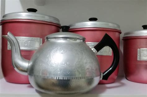Swan Bran 8 Cup The Carlton Made In England Teacup Vintage Teapot