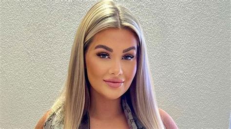 Love Islands Shaughna Phillips Cruelly Mum Shamed As She Goes Into Labour The Us Sun