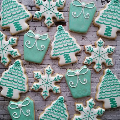 And dipping cookies is just as easy as it sounds: Christmas Cookies Christmas Tree Present Snowflak | Royal icing cookies, Sugar cookies ...