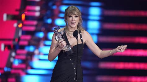 Taylor Swift Arrasa Con Los Premios En Los Mtv Vmas Se Lleva 9