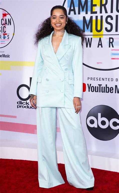 Ella Mai From 2018 American Music Awards Red Carpet Fashion The Bood