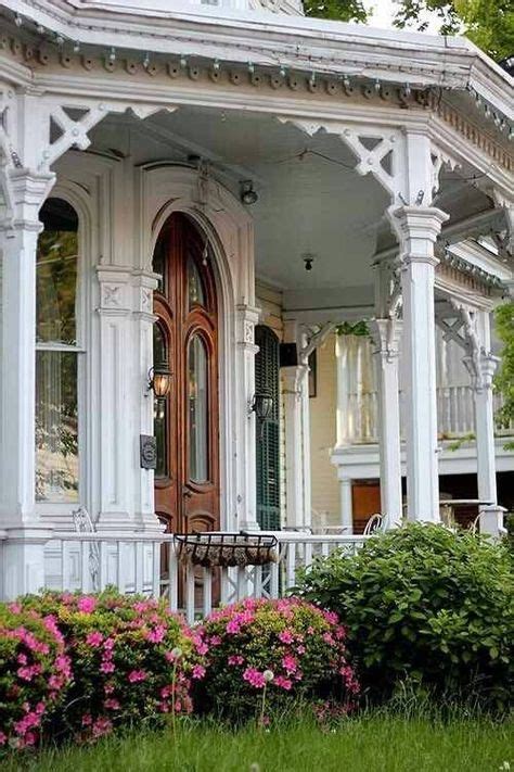 Beautiful Porch And Doorway Victorian Homes Victorian Porch Victorian