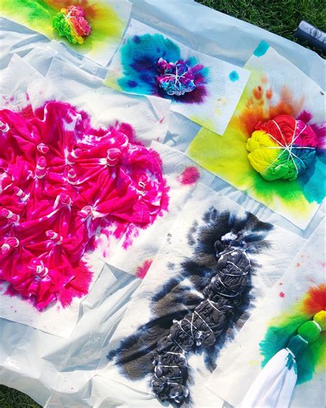 Squeeze bottles (to mix the dyes). How to Tie Dye 101 | the neon tea party | Tie dye crafts ...
