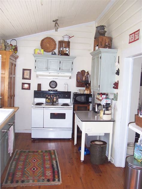 Many people bought a new granite top only to later realize just how ugly the old cabinets now looked. After removing most of the upper and lower kitchen cabinets from the 70s, we replaced the former ...