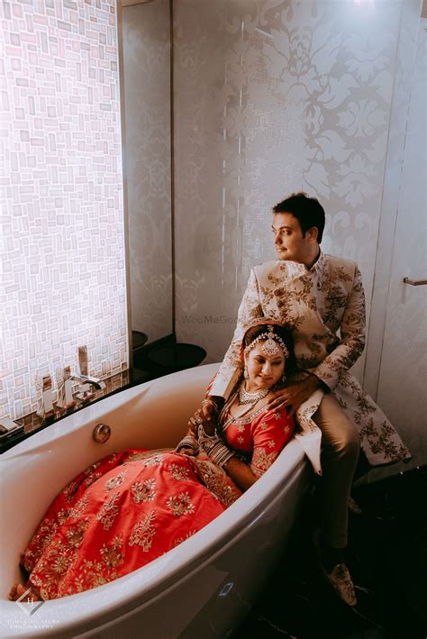 photo of couple bathtub getting ready shot