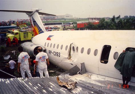 Asisbiz Philippine Airlines Accident Rp C1193 Bac 111 516fp 21 Jul 1989 05