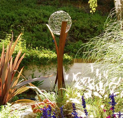 7 Ideas How To Use Garden Sculptures For Decoration Founterior