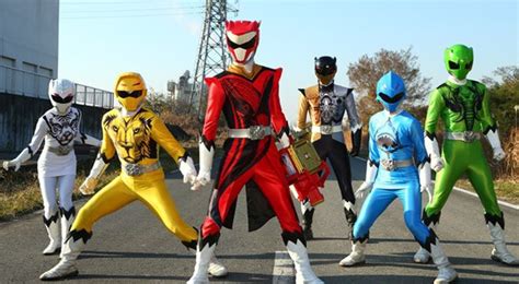 Kaitou sentai lupinranger vs keisatsu sentai patranger. Kyle Higgins Reveals Chances Of Power Rangers Super Sentai ...