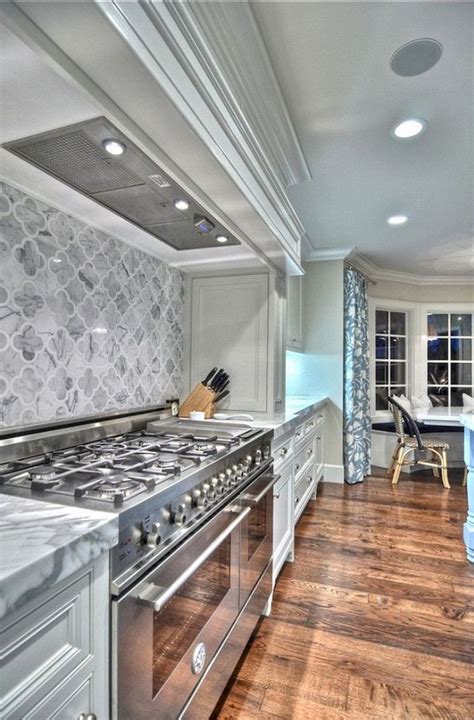 Choosing Beautiful Kitchen Backsplash Tiles