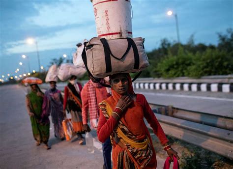 India's migrant workers face long walk home amid coronavirus lockdown | GG2
