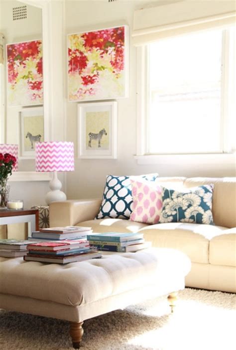 Chic And Colorful Living Room Decor For Spring Homemydesign