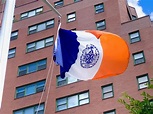 Analizarán cambiar el escudo de la ciudad de Nueva York que muestra a ...