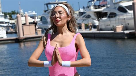 Farrah Abraham Rocks A Sexy Thong Bikini While Frolicking On The Beach My Xxx Hot Girl