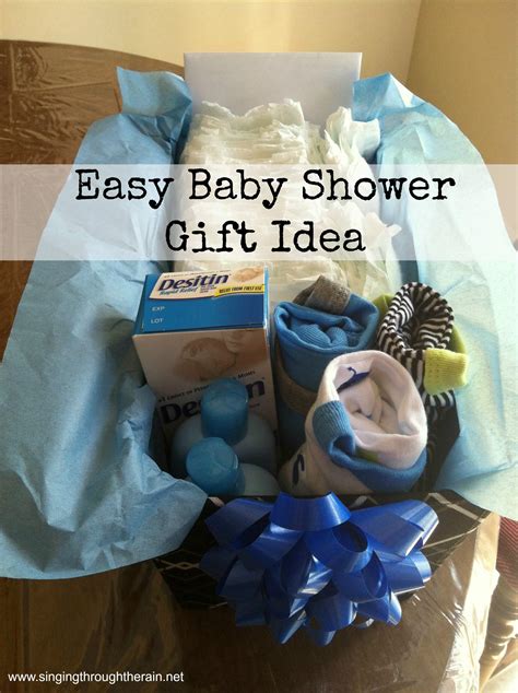 Finding baby boy gifts for newborns or infant boys? Easy Baby Shower Gift Idea | Singing Through the Rain