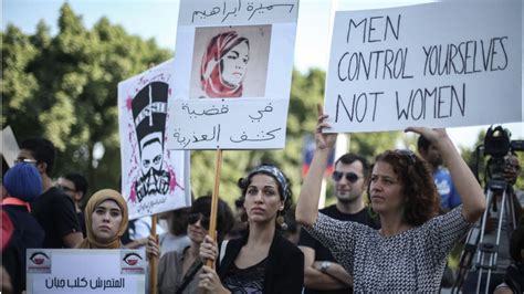 belästigung in kairo wie Ägypterinnen gegen sex mobs kämpfen politik bild de