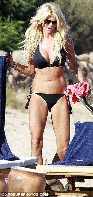 Victoria Silvstedt Goes From Pretty In Pink To Toned Beach Babe In