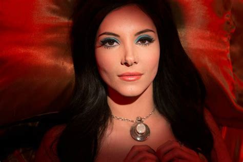 The Love Witch Review Sumptuous Horror Indie Is A Retro Blast Thewrap