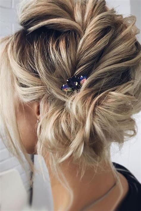 Master casual updos for short hair. Pin on hair