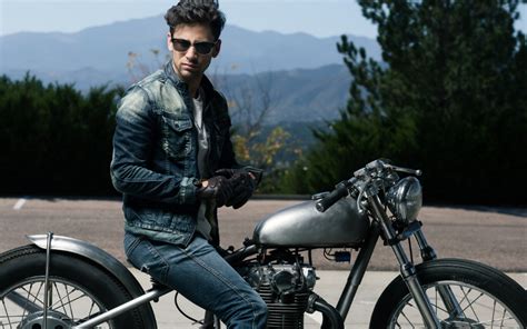 Comment Affirmer Son Style Avec Des Gants Moto Vintage Homme E Présent