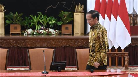 Live Konferensi Pers Presiden Joko Widodo Terkait Pencabutan Ppkm