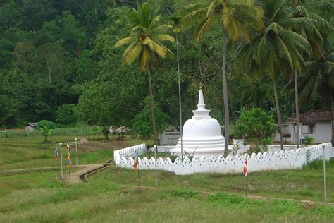 Sri Lankan Village Temple Scene Of A Typical Village Templ Flickr