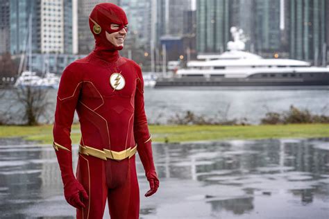 the flash grant gustin on pandemic delay showrunner on future seasons syfy wire