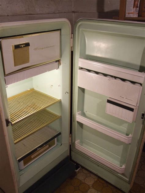 1949 gm frigidaire farm refrigerator de luxe imperial & master print ad. Mid Century Chicago: 1950's Frigidaire Refrigerator
