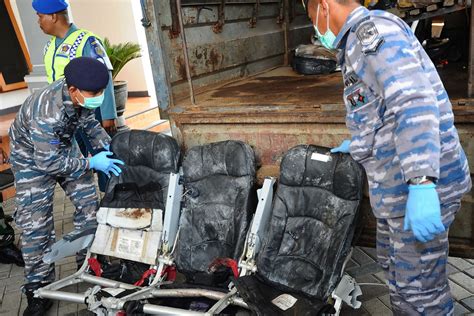 Airasia Qz8501 Wreckage Mirror Online