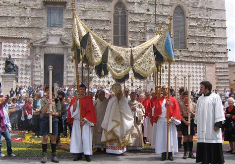 Corpus Domini Cos E Cosa Si Celebra Significato E Origini Della Processione La Notizia