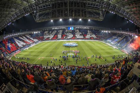 Wisła is one of the oldest and most successful polish football clubs. Wisła Kraków w rękach kibiców. Który z nich zgasi światło ...