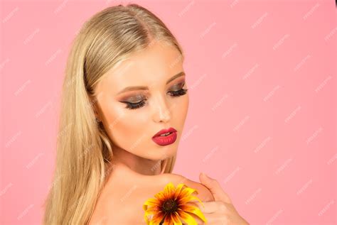 Premium Photo Skincare Beauty Skin Health Concept Gorgeous Blonde