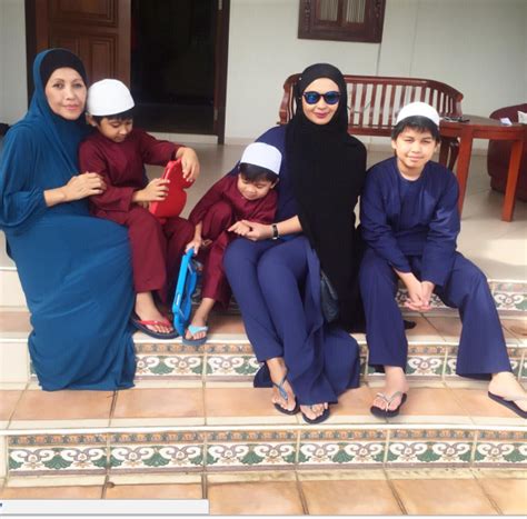 Ini anak perempuan sulung ustaz ebit lew ramai yg jatuh hati tak sangka. AKHIRNYA!!! Giliran Bekas Isteri Datuk SM Faisal Pula Beri ...