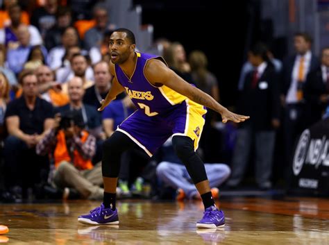According to the philadelphia daily news. Lakers' Wayne Ellington Leaves Team After Father Shot, Killed