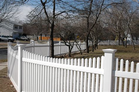 White Curved Vinyl Fence Nj Carls Fencing Decking And Home