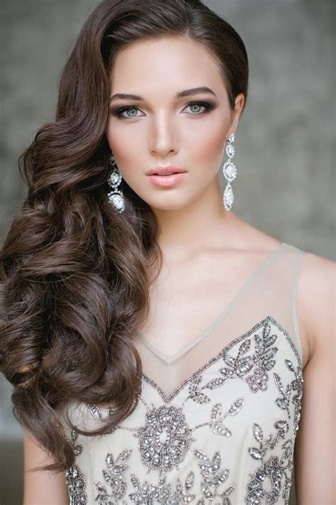 Prom Hairstyles To The Side Curly