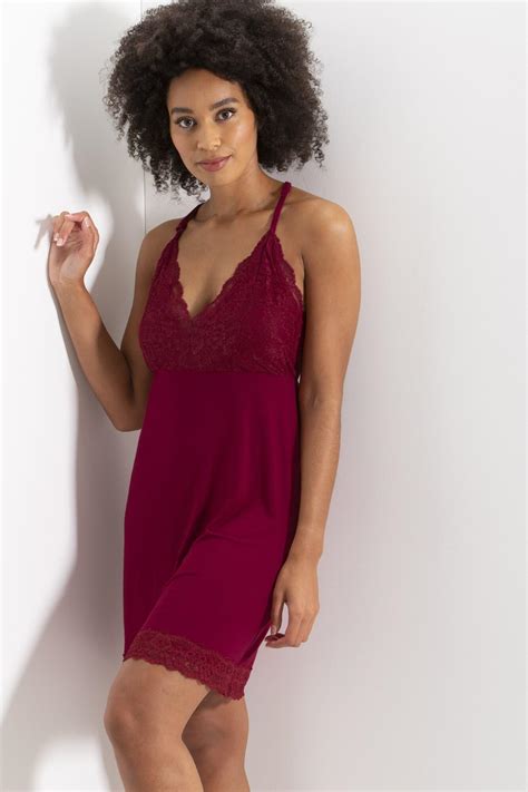Sofa Loves Lace Removable Cup Jersey Chemise Berry Pour Moi