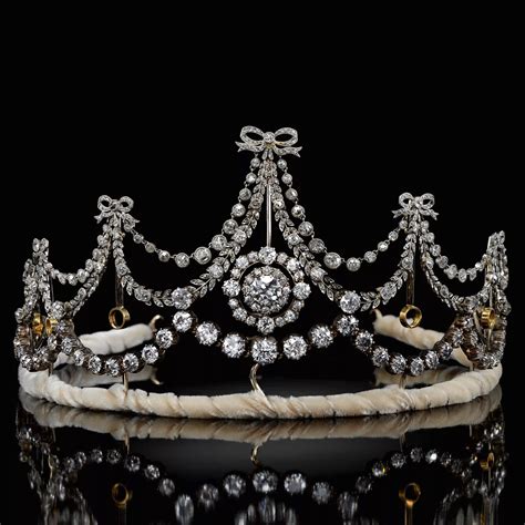A Fine Emerald And Diamond Tiara First Half Of The 19th Century