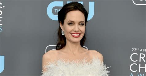 Angelina Jolie W Białej Sukience Na Lato
