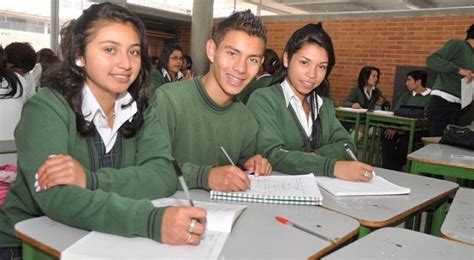 Educación Para Más De 780000 Estudiantes De Todas Las Edades Bogota
