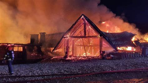 Incendiu La Ferma Dacilor Din Jude Ul Prahova Update Ase Persoane Au Murit