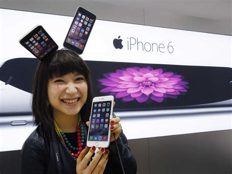 Its A Blowout Apple Sold 745 Million Iphones Last Quarter Business