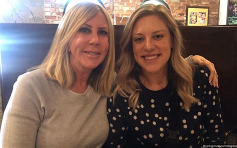 Vicki Gunvalsons Daughter Briana Pregnant With Fourth Baby 9 Months