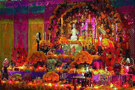 En las fechas coincidire alli con el dia de muertos o difuntos (1 y 2 de noviembre) y estoy viendo en me gustaría que me dieseis vuestra opinion y consejo sobre donde ir en esas en mexico. ¿CÓMO PONER UN ALTAR DE MUERTOS Y QUÉ SIGNIFICA?